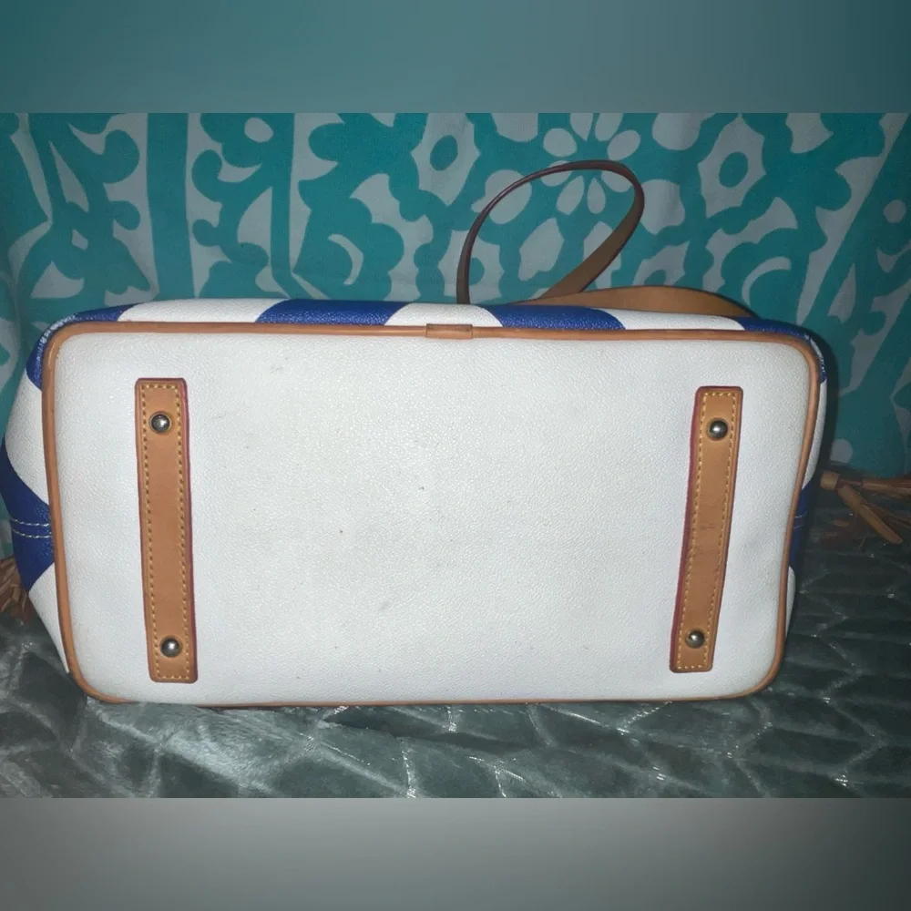 Dooney Bourke Bailey Navy White Chevron Fringe Tote Bag EUC Nautical Summer - Picture 6 of 14